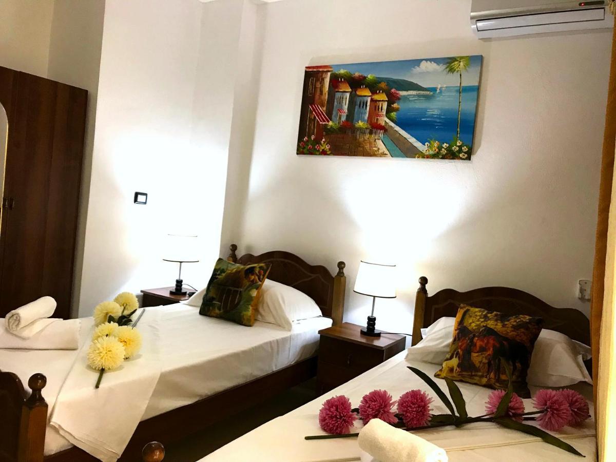 Hotel Mali i Robit Golem  Esterno foto