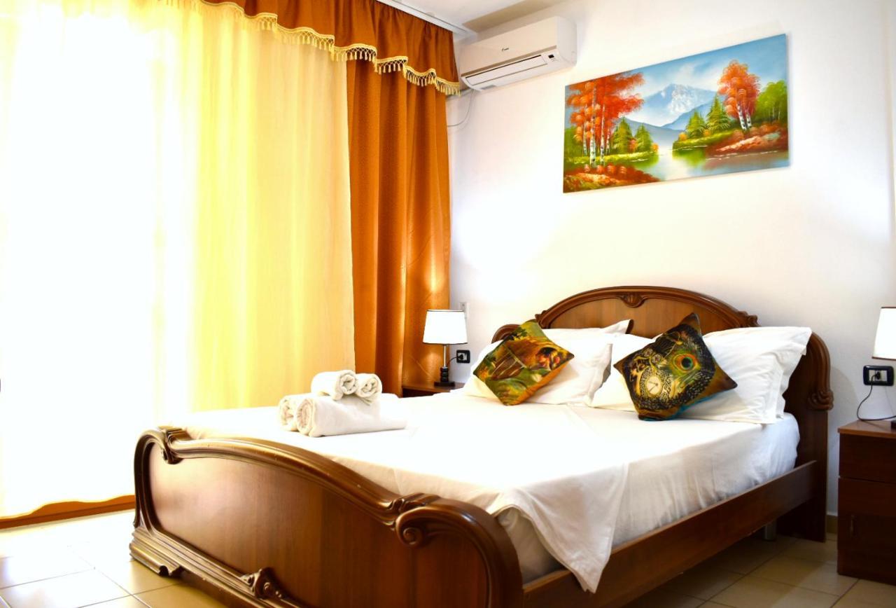 Hotel Mali i Robit Golem  Esterno foto